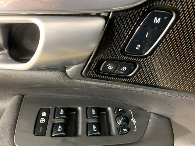 Used 2024 Volvo V90 B6 Cross Country Ultimate w/ Protection Package Premier image 16