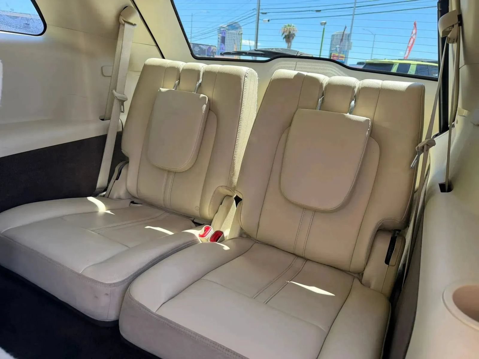 Used 2017 Lincoln MKT AWD image 17