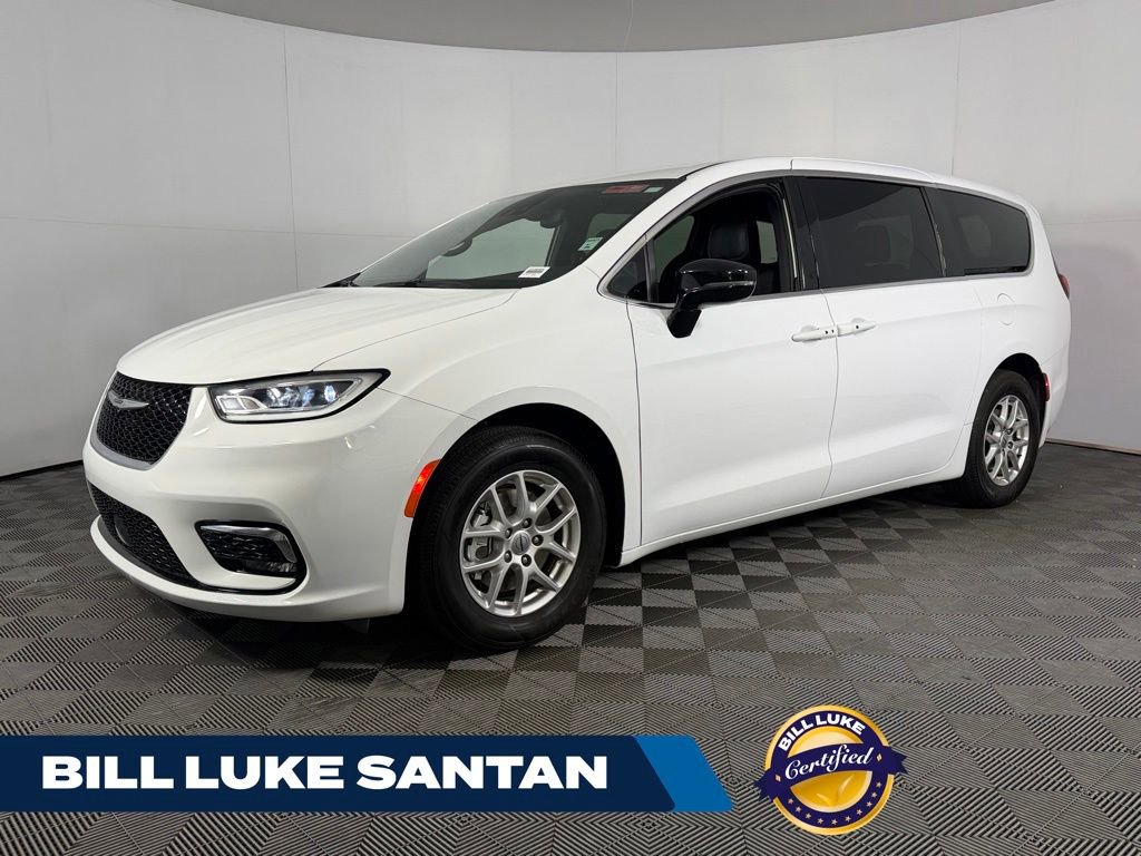 Used 2025 Chrysler Pacifica Select FWD image 1