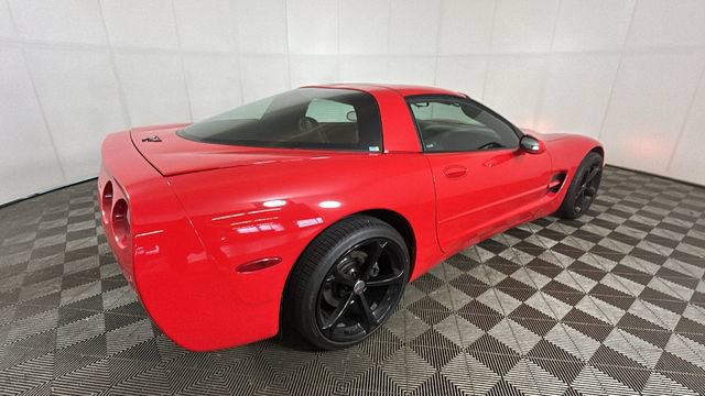 Used 2004 Chevrolet Corvette Coupe RWD video 2