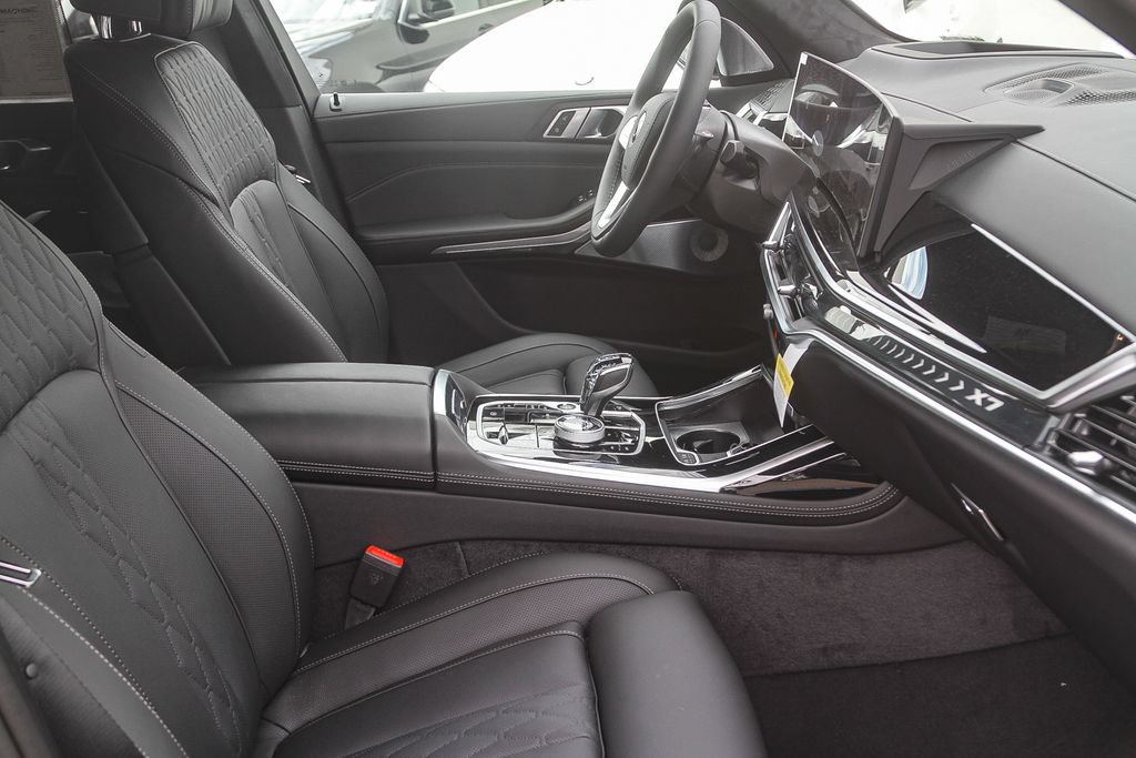 New 2026 BMW ALPINA XB7 AWD/4WD image 13