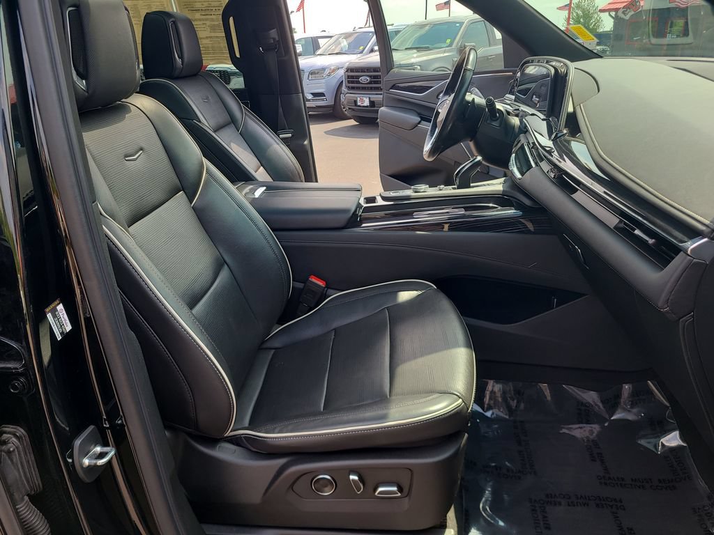 Used 2021 Cadillac Escalade Sport w/ LPO, Illumination Package AWD/4WD image 46