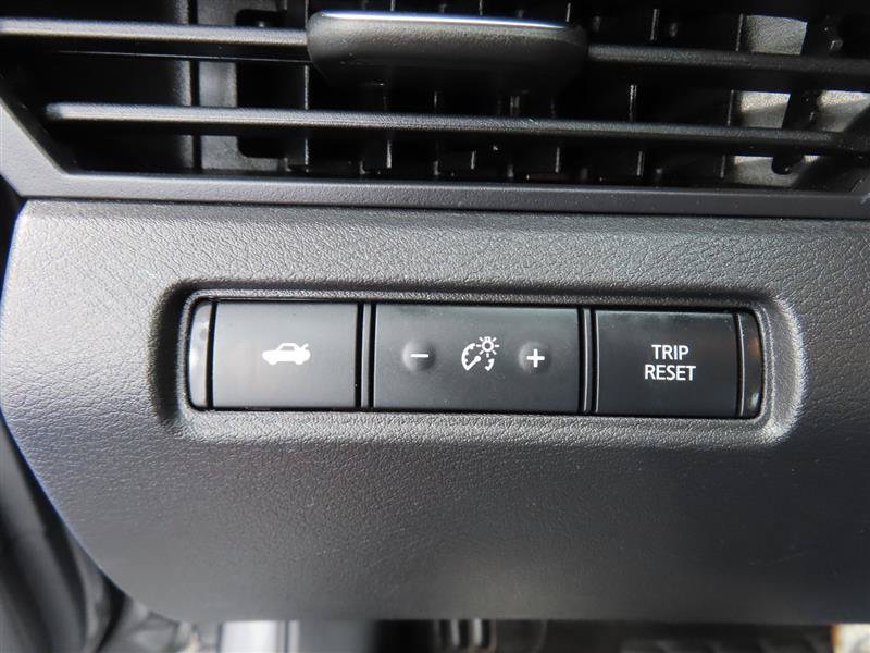 Used 2025 Nissan Altima 2.5 SV FWD image 13