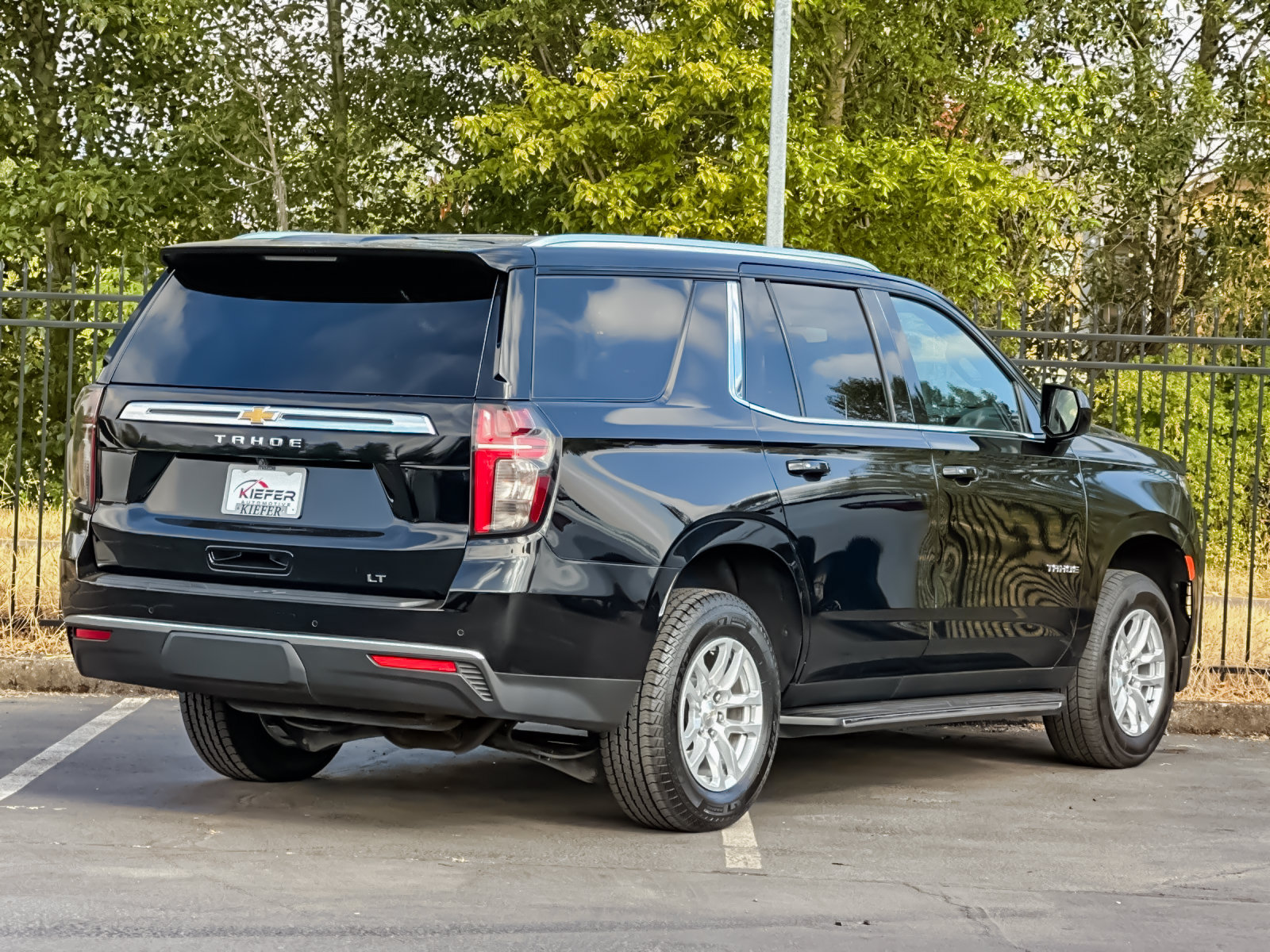 Used 2023 Chevrolet Tahoe LT AWD/4WD image 3
