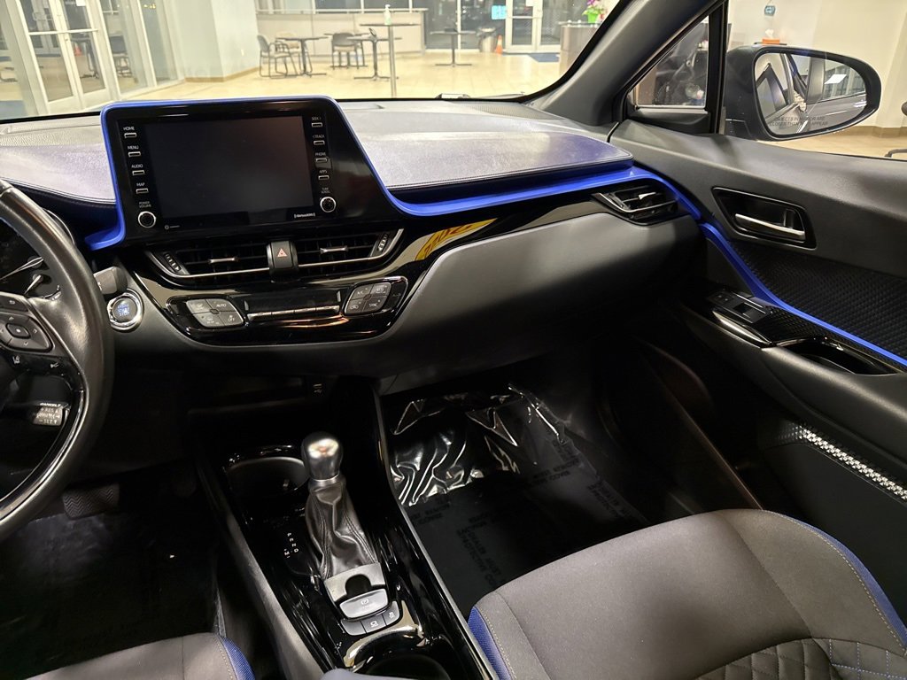 Used 2022 Toyota C-HR XLE image 18
