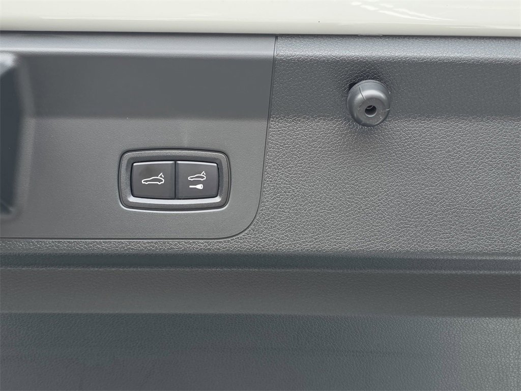 Used 2023 Porsche Panamera 4 Platinum Edition image 16
