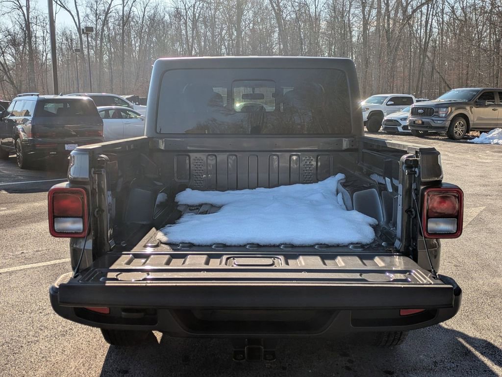 Used 2022 Jeep Gladiator Sport image 22