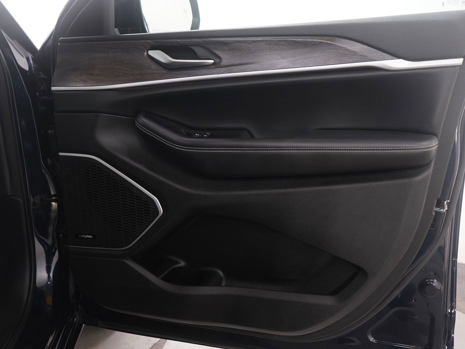 Used 2023 Jeep Grand Cherokee 30th Anniversary image 9