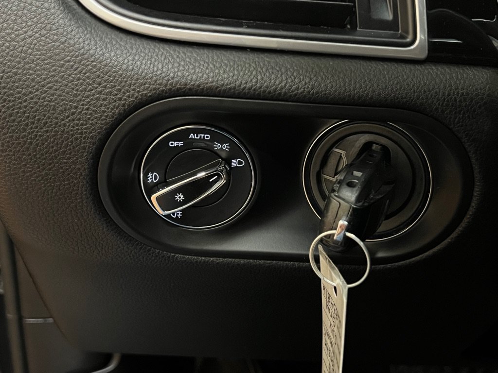 Used 2018 Porsche Macan S AWD/4WD image 22