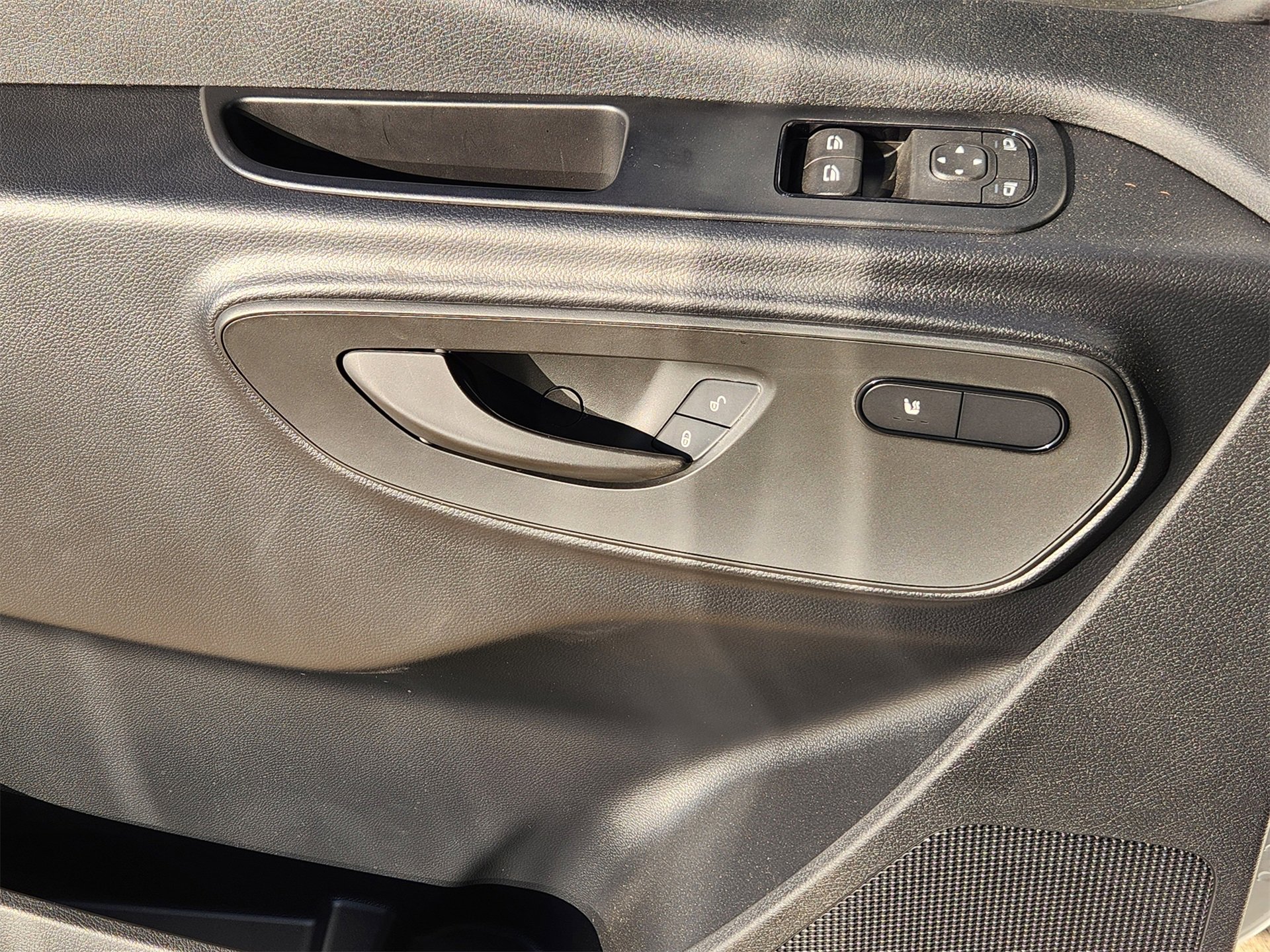 Used 2024 Mercedes-Benz Sprinter 3500 image 23