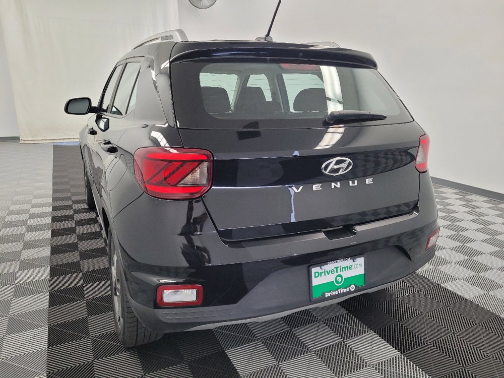 Used 2023 Hyundai Venue SEL FWD image 6