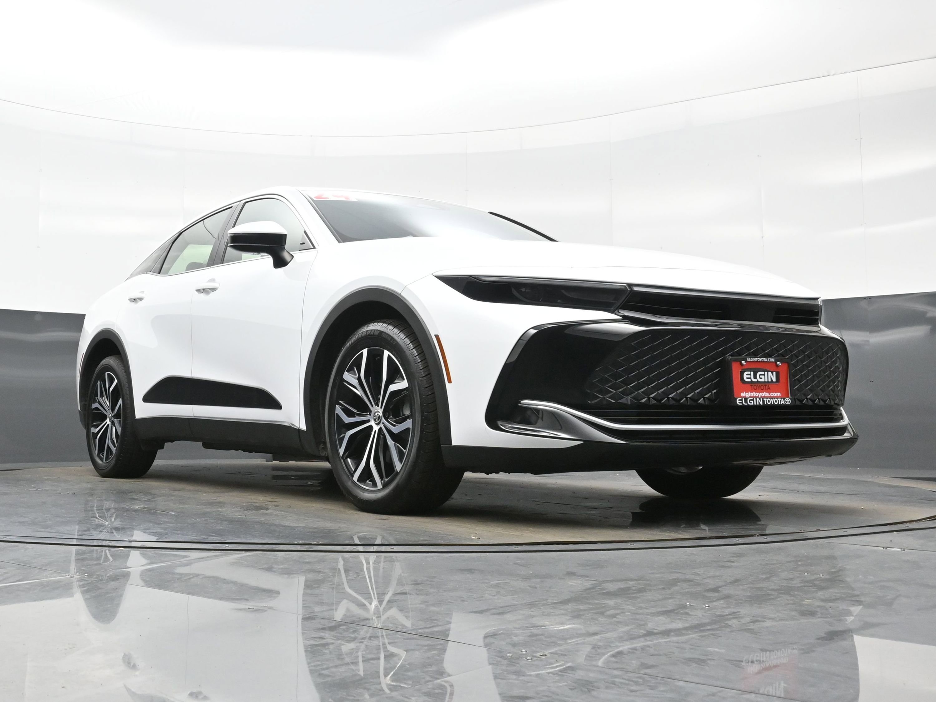 Used 2024 Toyota Crown XLE AWD/4WD image 26