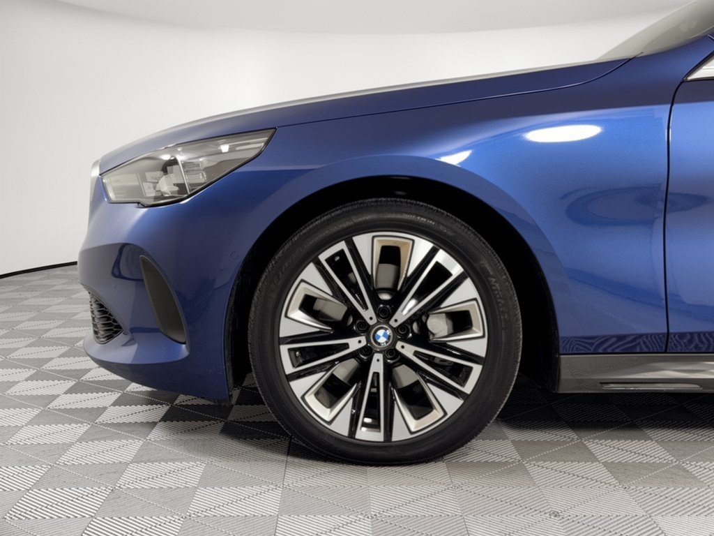 Used 2026 BMW 530i RWD image 13