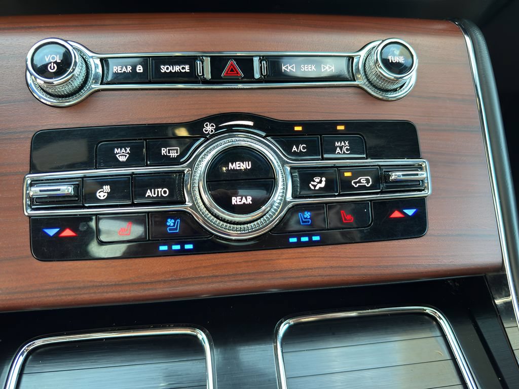 Used 2023 Lincoln Aviator Reserve w/ Elements Package Plus AWD/4WD image 26