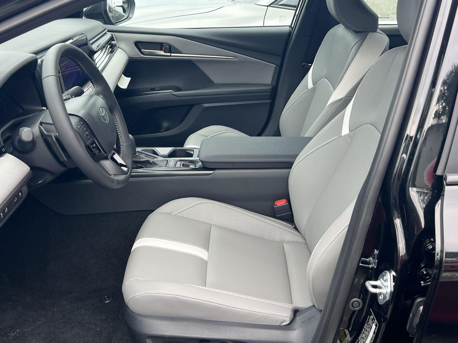 New 2026 Toyota Camry SE w/ Multimedia Upgrade Package FWD image 7