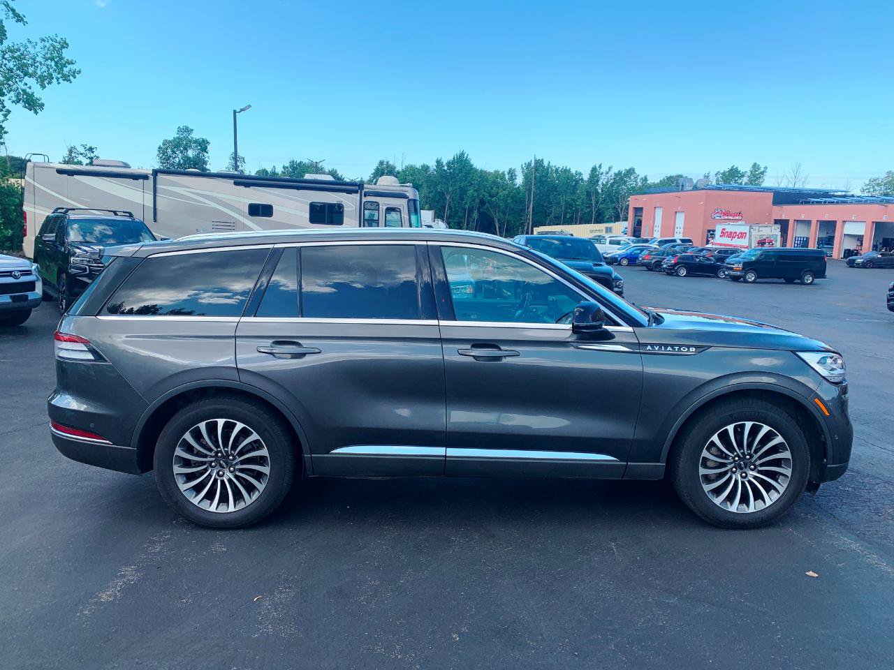 Used 2020 Lincoln Aviator Reserve w/ Equipment Group 201A AWD/4WD image 24