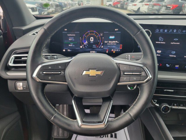 Used 2025 Chevrolet Traverse LT w/ Driver Confidence Package FWD image 17