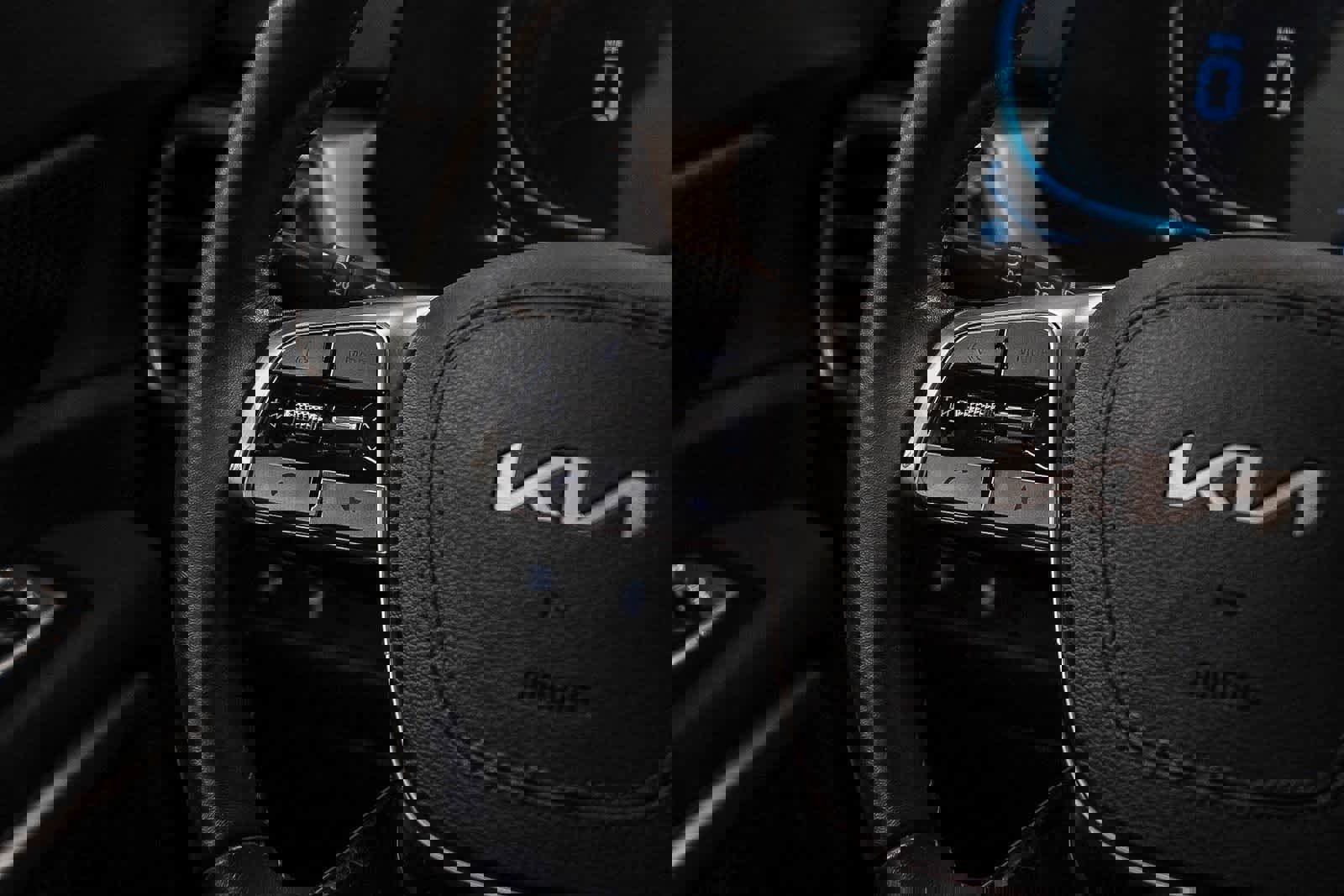 Used 2024 Kia Telluride LX image 16