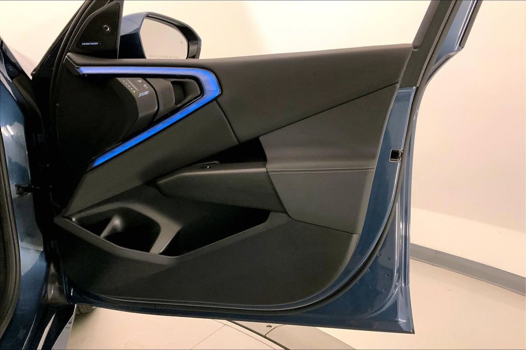 Certified 2025 BMW X3 xDrive30i w/ Premium Package image 25