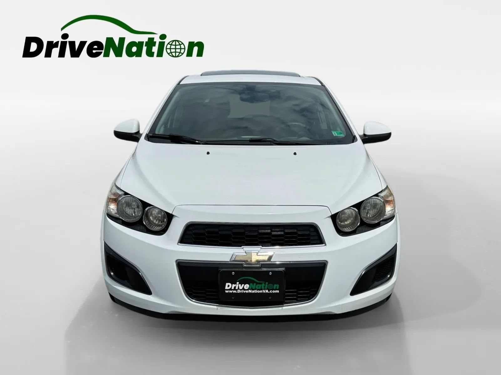 Used 2015 Chevrolet Sonic LT w/ Fun and Sun Package FWD image 2