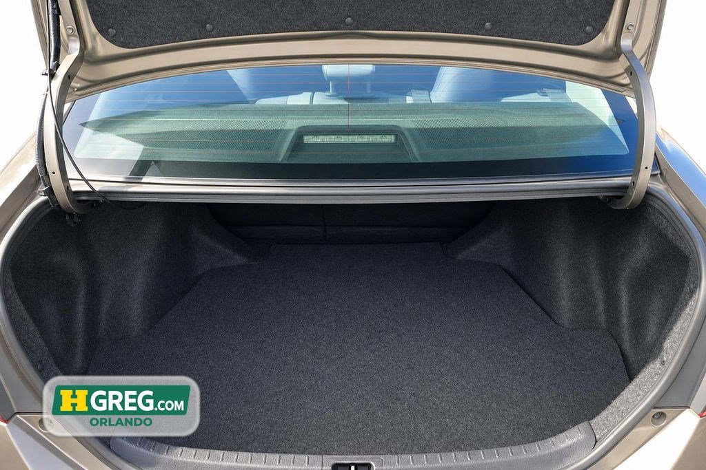 Used 2019 Toyota Corolla LE FWD image 18