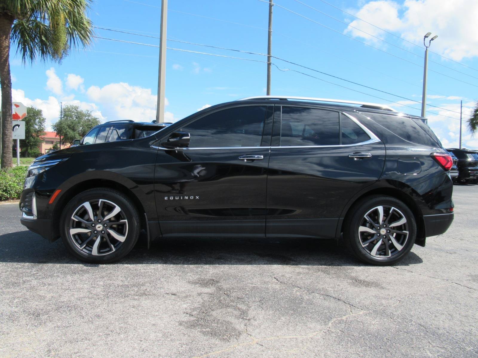 Used 2022 Chevrolet Equinox Premier AWD/4WD image 2