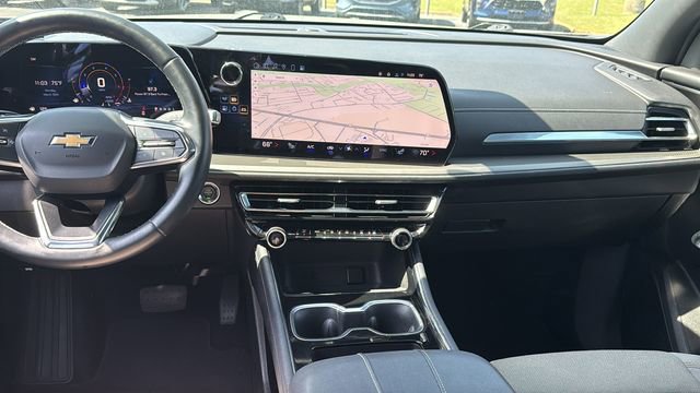 Used 2025 Chevrolet Traverse LT FWD image 26