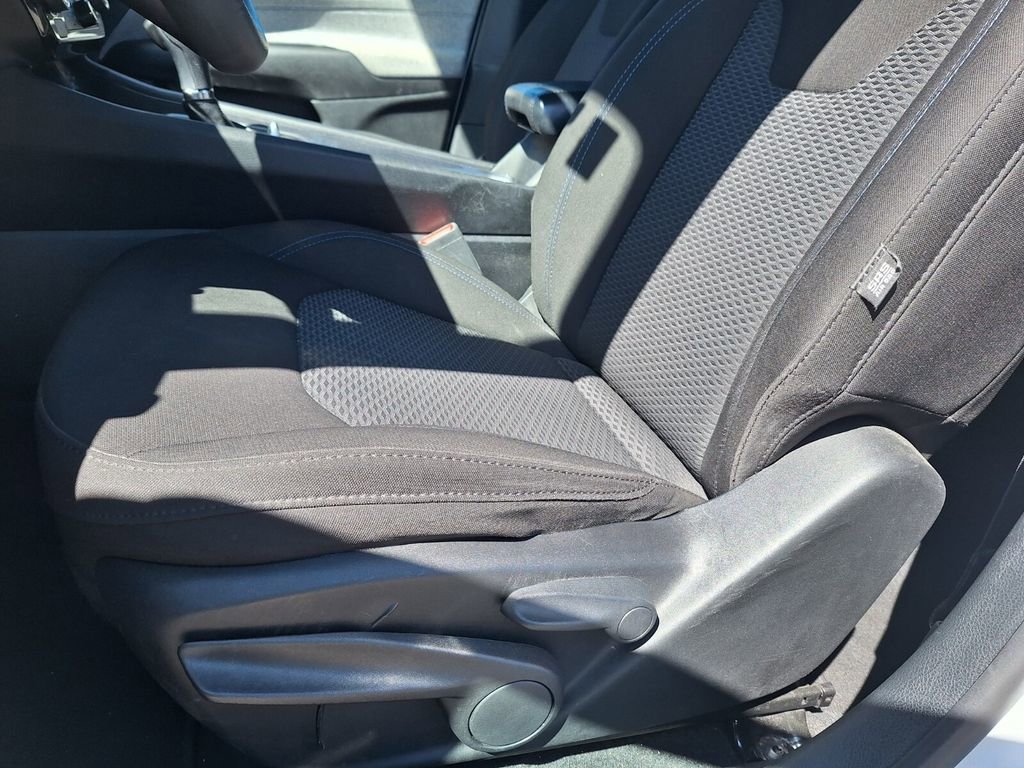 Used 2023 Jeep Compass Sport image 9