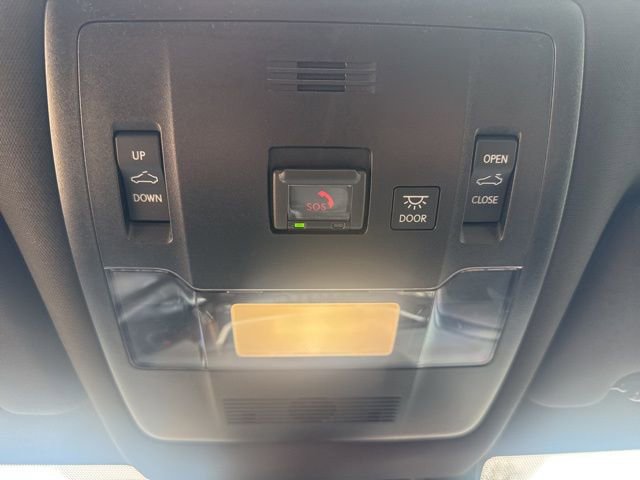 Used 2020 Lexus UX 200 w/ Premium Package image 28