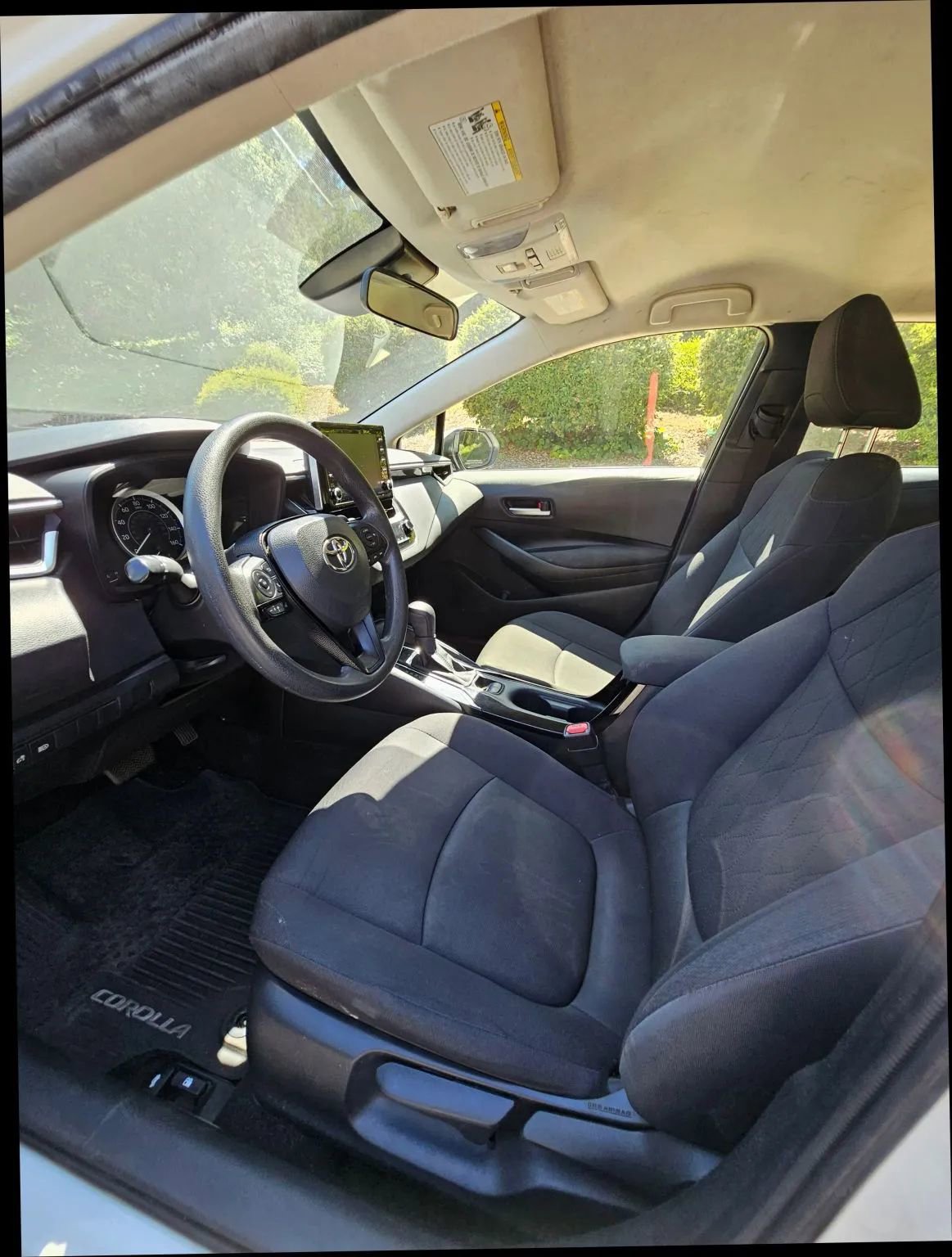 Used 2021 Toyota Corolla LE image 17