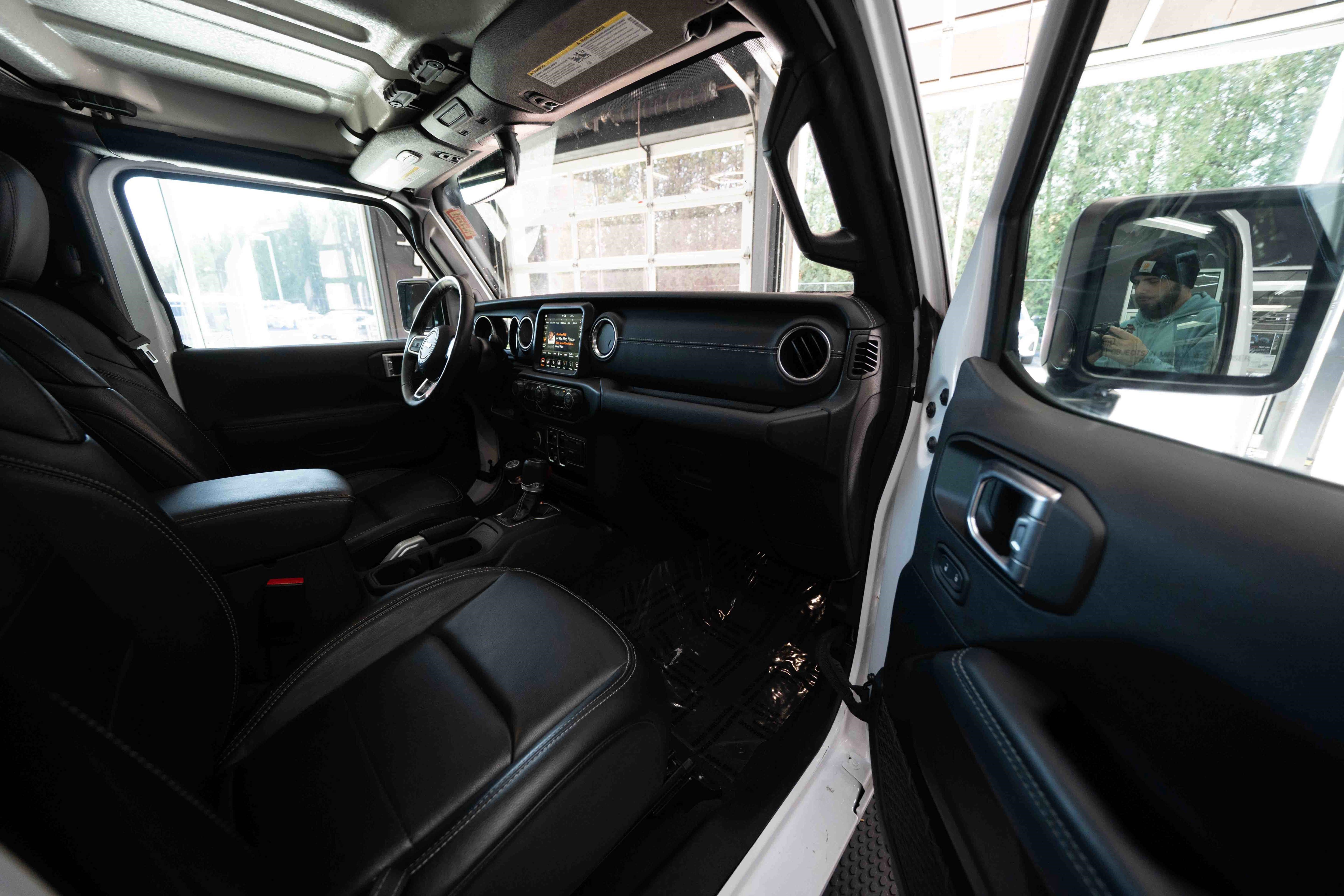 Used 2022 Jeep Wrangler Unlimited Sahara w/ Cold Weather Group image 26