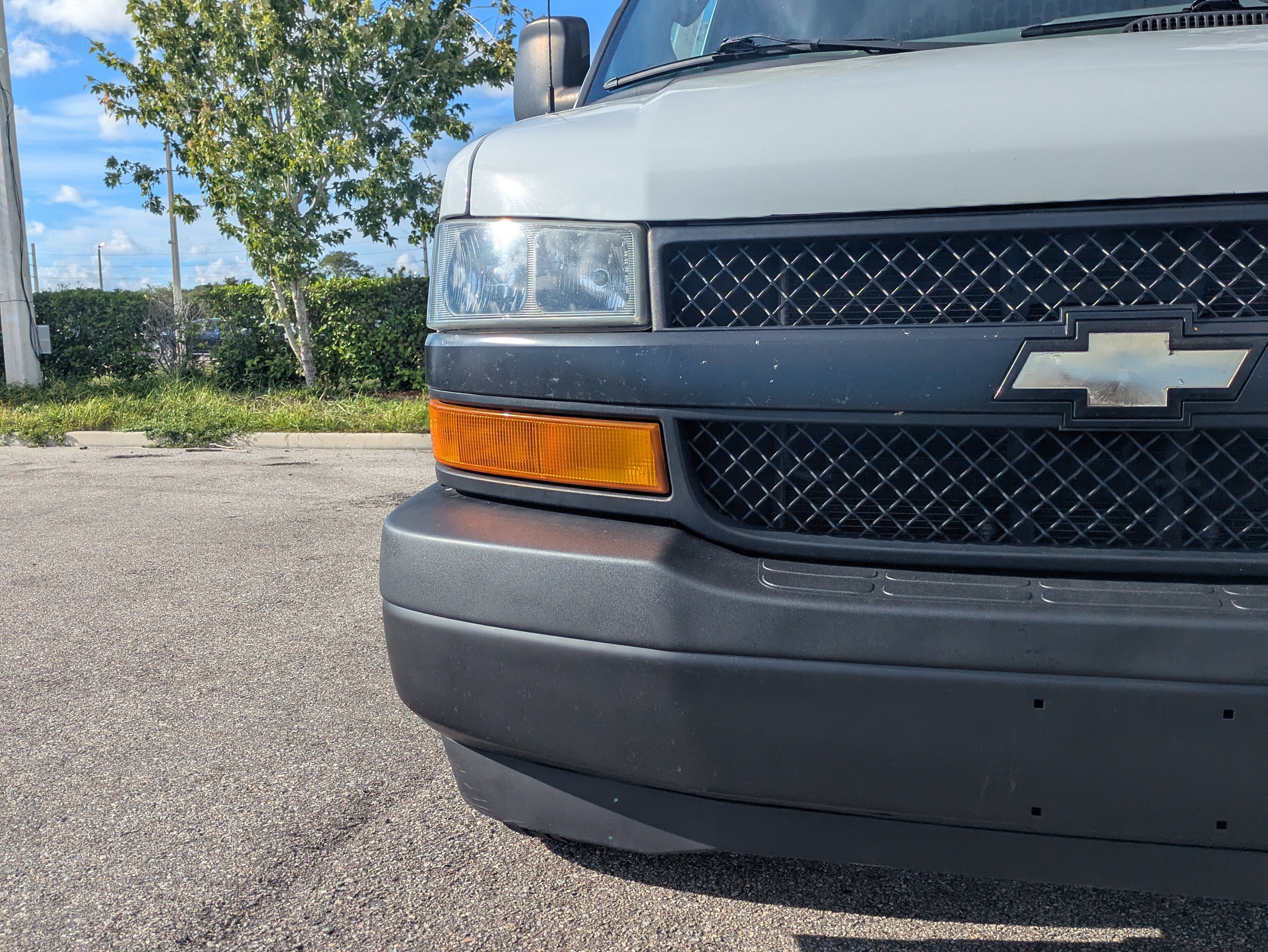 Used 2020 Chevrolet Express 2500 w/ Driver Convenience Package RWD image 10
