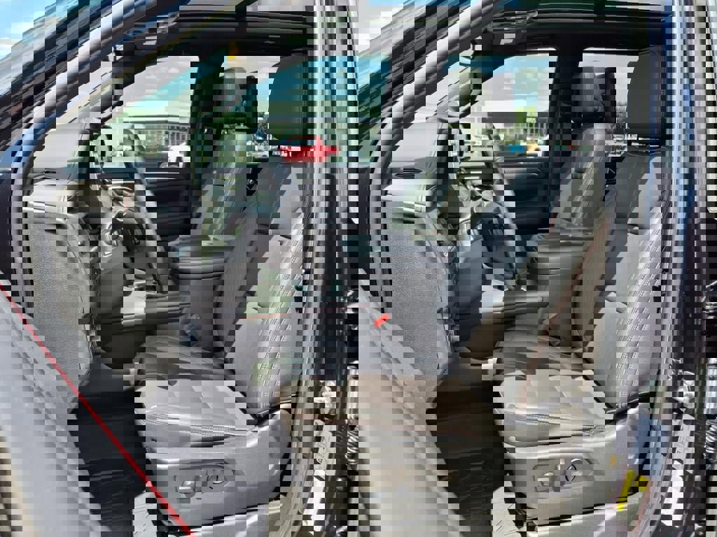 Certified 2022 Chevrolet Tahoe RST w/ Sport Performance Package image 13