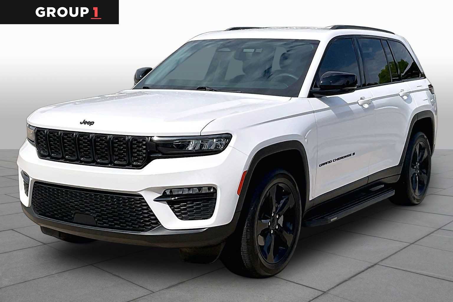 Used 2023 Jeep Grand Cherokee Limited w/ Black Appearance Package AWD/4WD image 1
