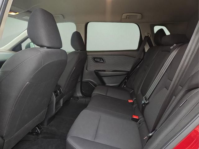 Used 2023 Nissan Rogue S image 15