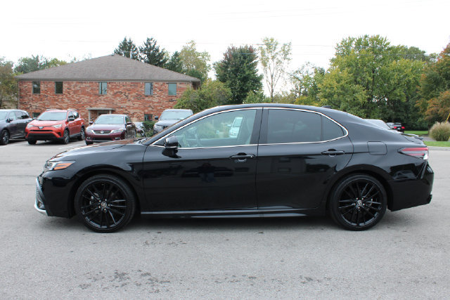 Used 2023 Toyota Camry XSE w/ Navigation Package FWD image 5