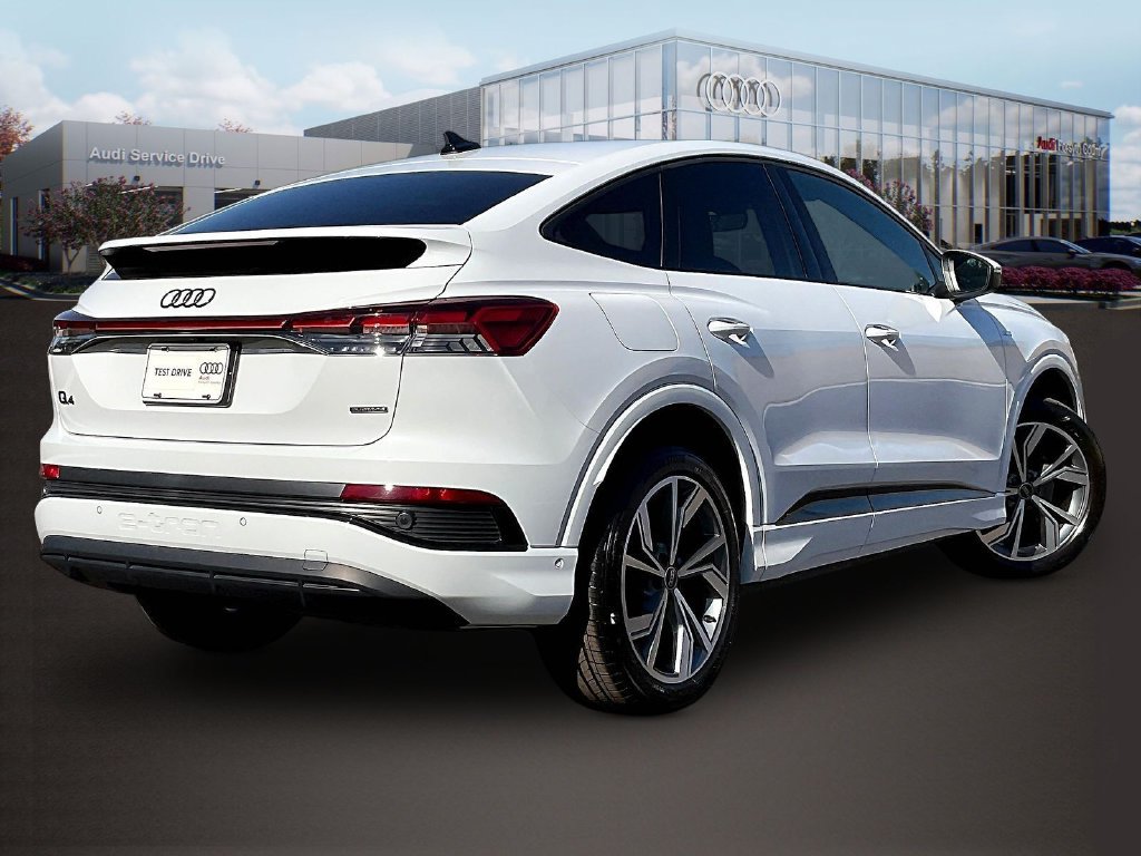 Used 2024 Audi Q4 e-tron Premium Plus w/ Premium Plus AWD/4WD image 7