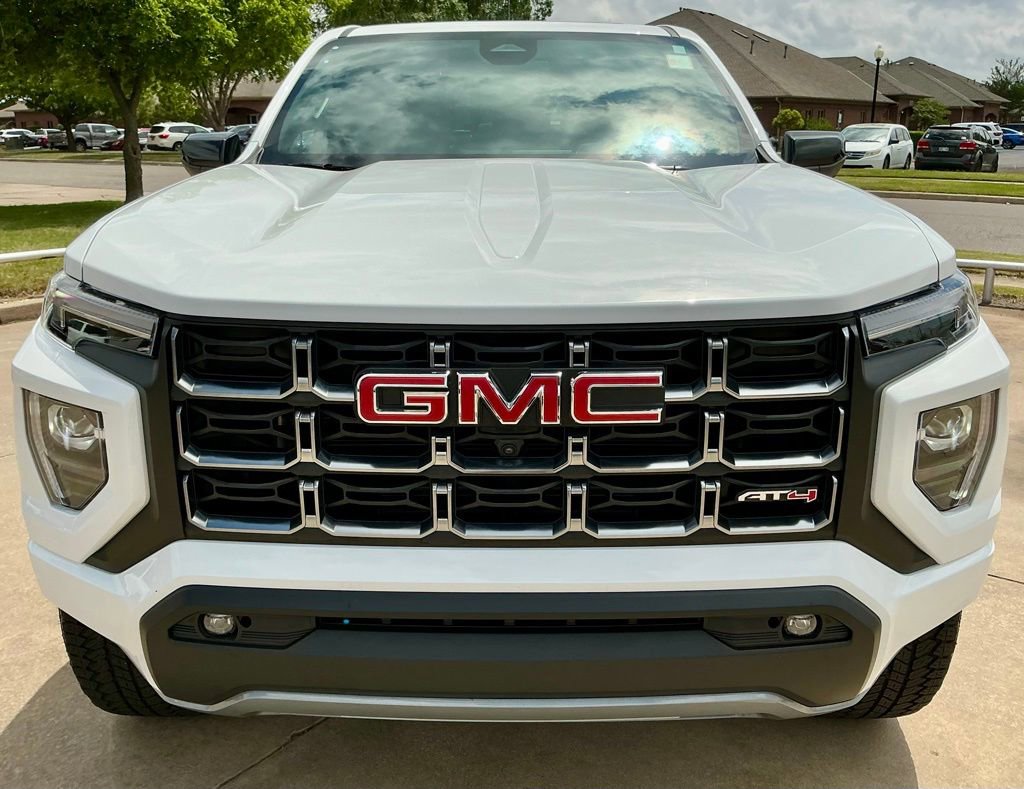 Used 2024 GMC Canyon AT4 w/ Technology Package AWD/4WD image 9