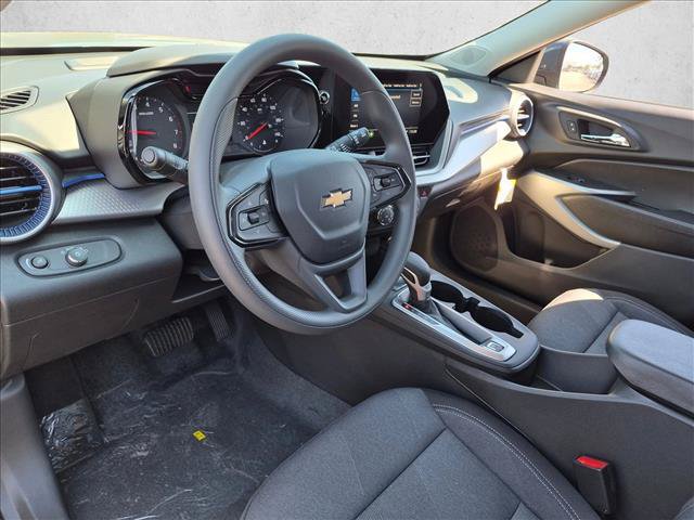 New 2026 Chevrolet Trax LS w/ LS Convenience Package FWD image 3