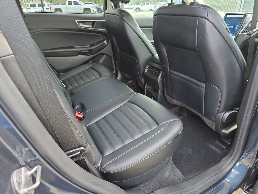 Used 2023 Ford Edge SEL w/ Convenience Package image 14