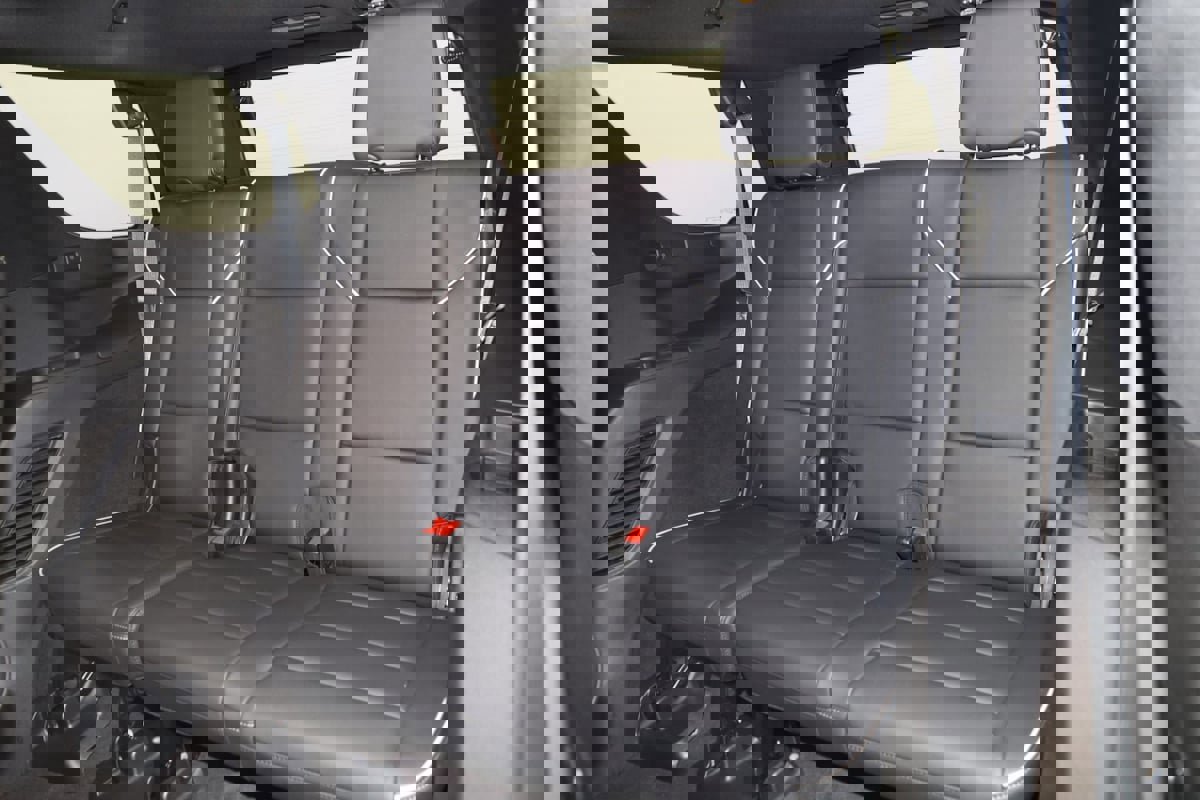 Used 2023 Cadillac Escalade Premium Luxury image 54