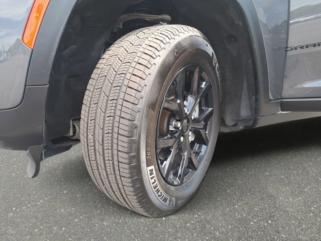 Used 2024 Jeep Grand Cherokee Altitude AWD/4WD image 64