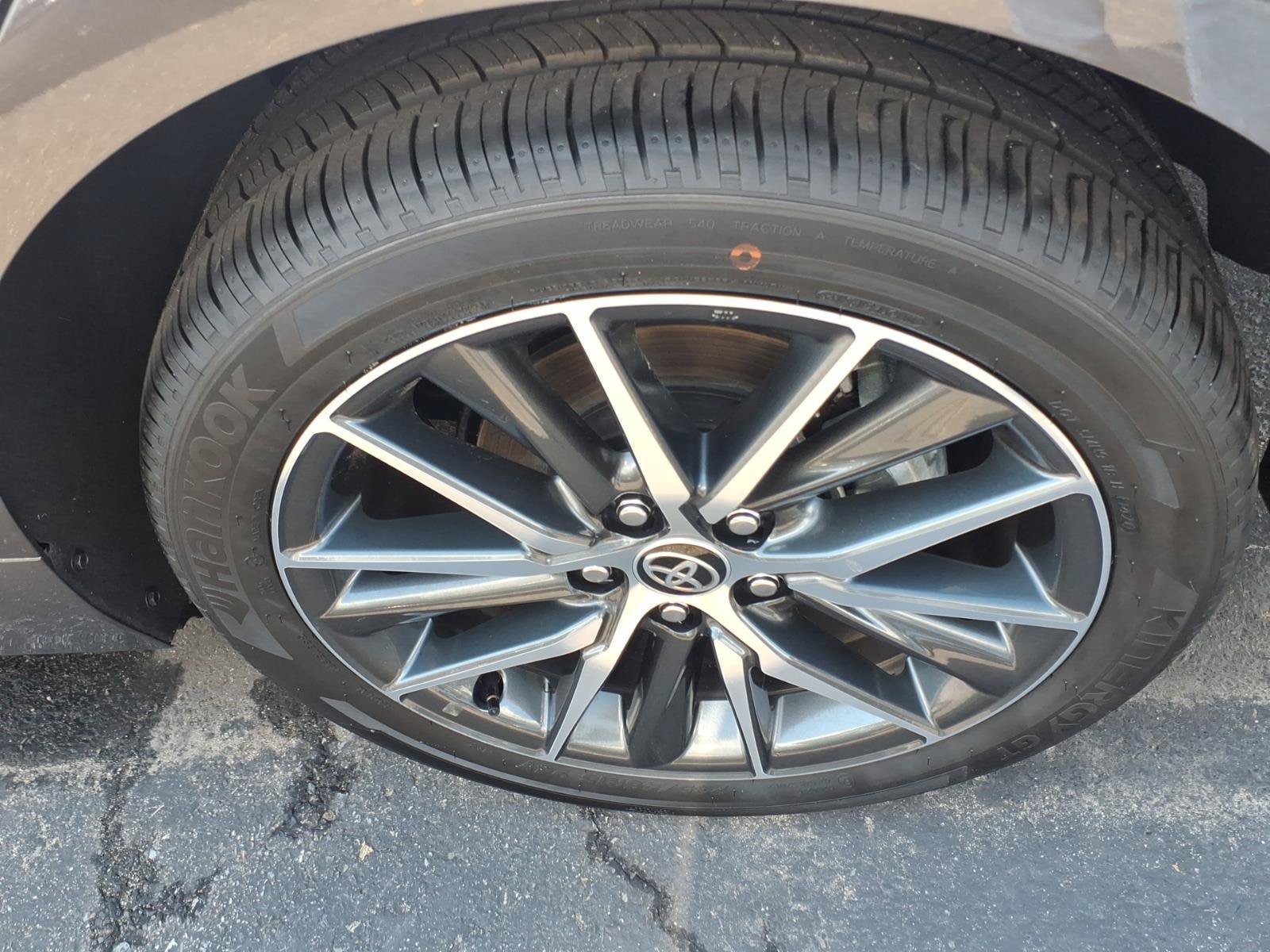 Certified 2021 Toyota Camry XLE AWD/4WD image 6
