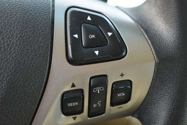 Used 2016 Ford Taurus SE FWD image 24