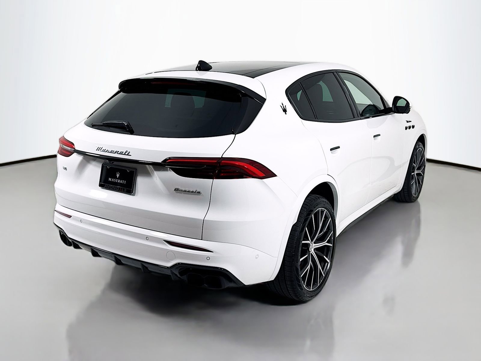 New 2026 Maserati Grecale Modena image 8