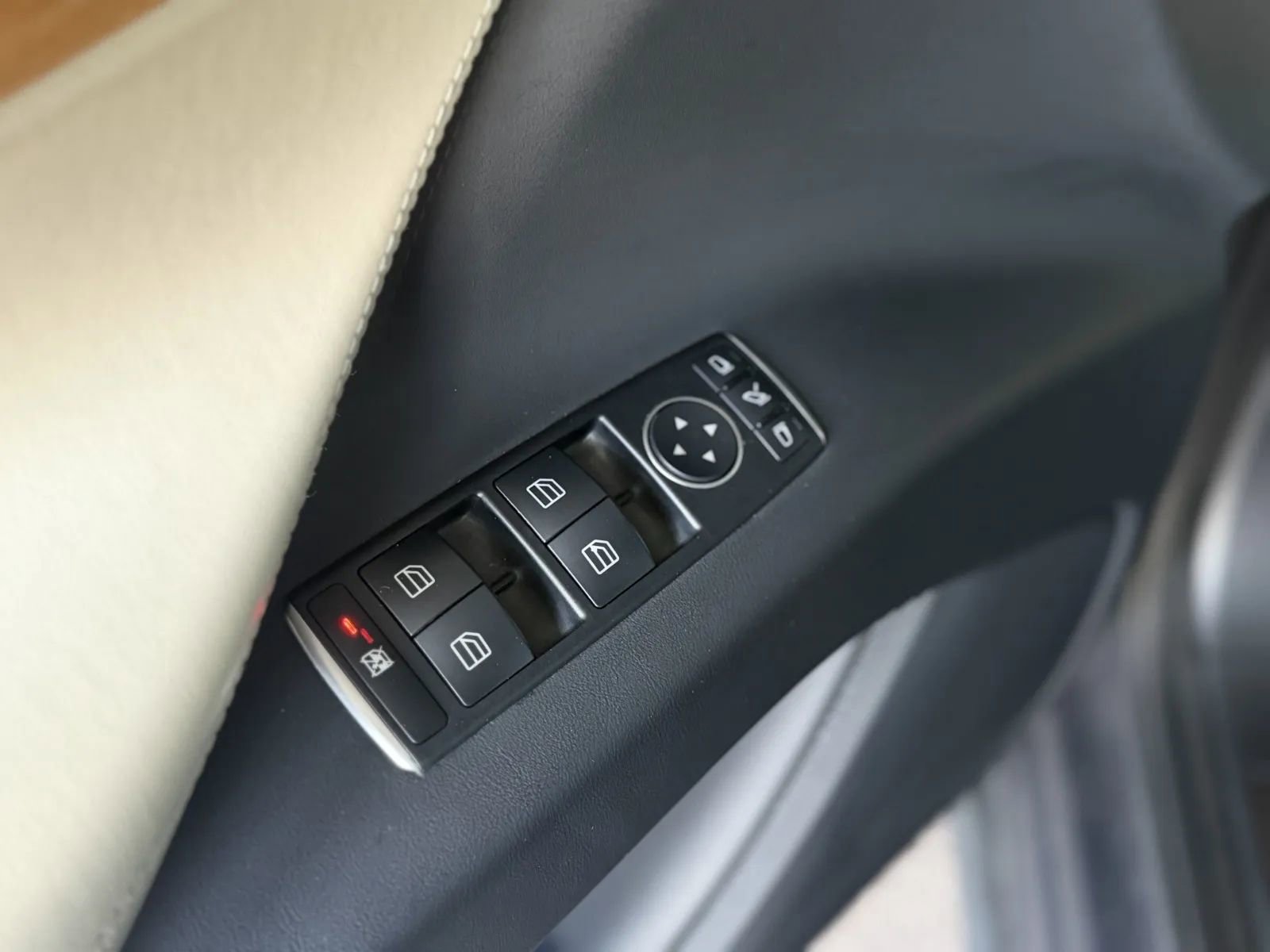 Used 2020 Tesla Model X Long Range AWD/4WD image 22