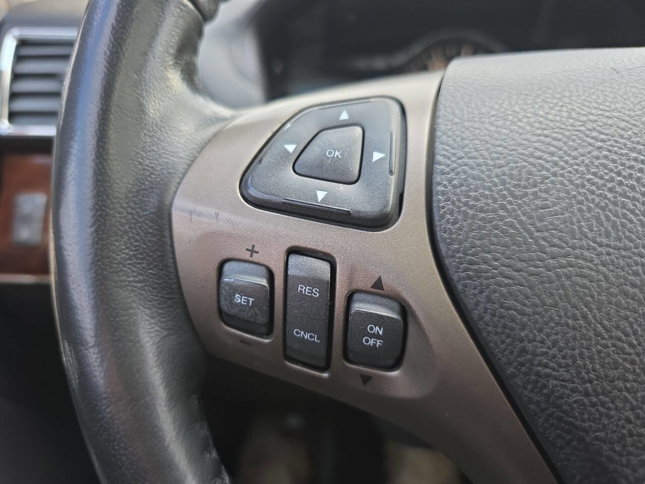 Used 2011 Lincoln MKX AWD w/ 102A Rapid Spec Order Code image 14