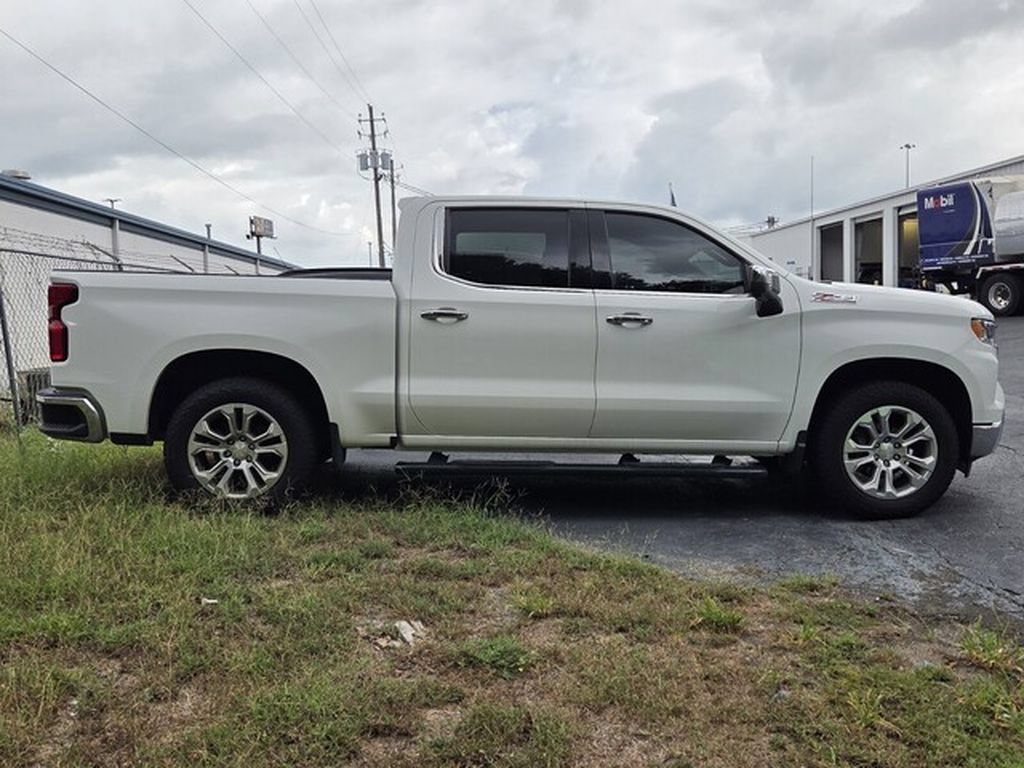 Used 2023 Chevrolet Silverado 1500 LTZ w/ LTZ Convenience Package II AWD/4WD image 4