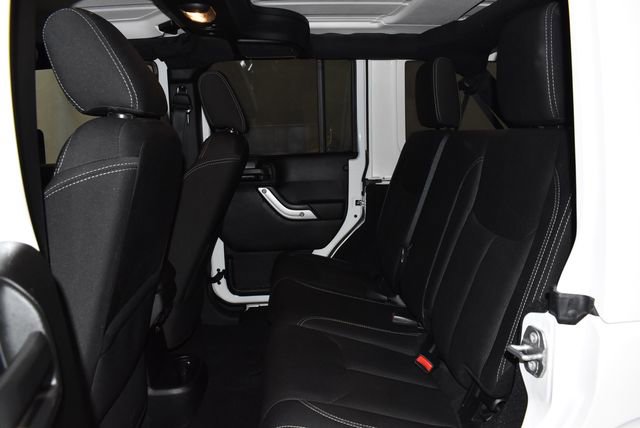 Used 2017 Jeep Wrangler Unlimited Sahara w/ Max Tow Package image 27