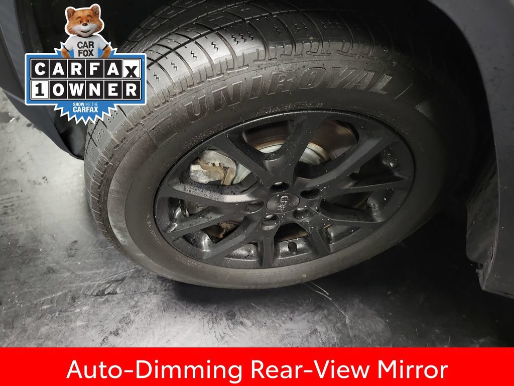Used 2018 Jeep Cherokee Latitude Plus w/ Comfort/Convenience Group FWD image 13